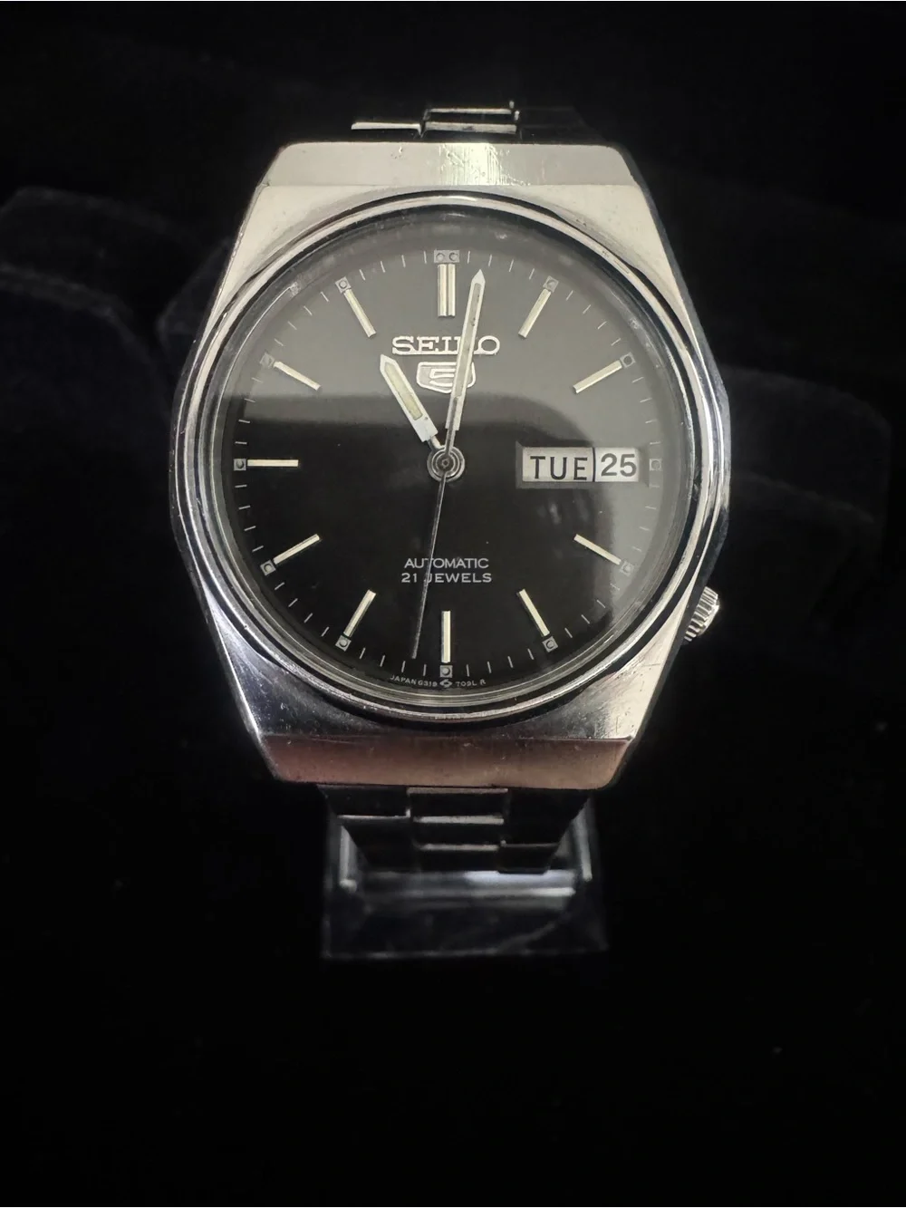Seiko Black Dial Stainless Silver Bracelet Watch